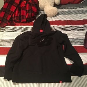 🗣🗣🗣 Cop it, Black new balance sweatshirt!